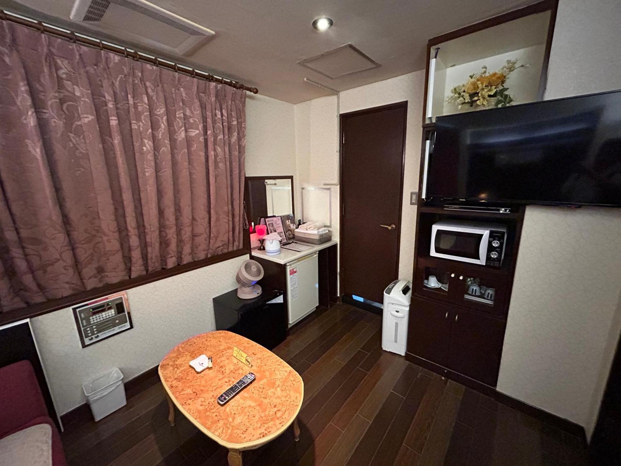 Sunday Brunch (adults Only) Love hotel *